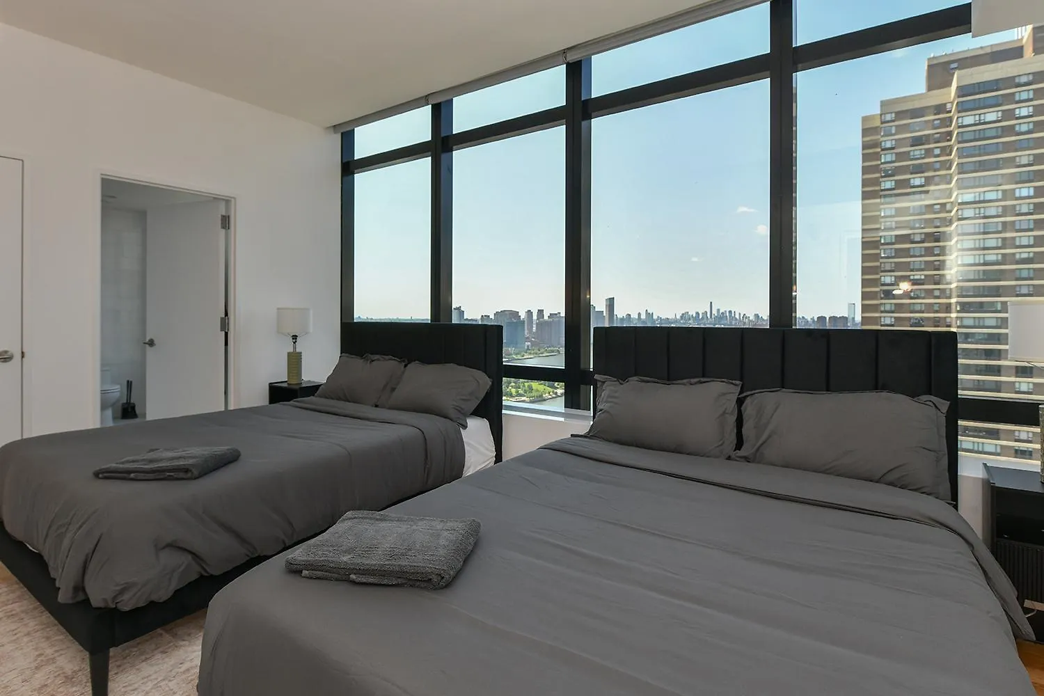 Opulent 2Br Duplex - Iconic Midtown Views Lägenhet New York