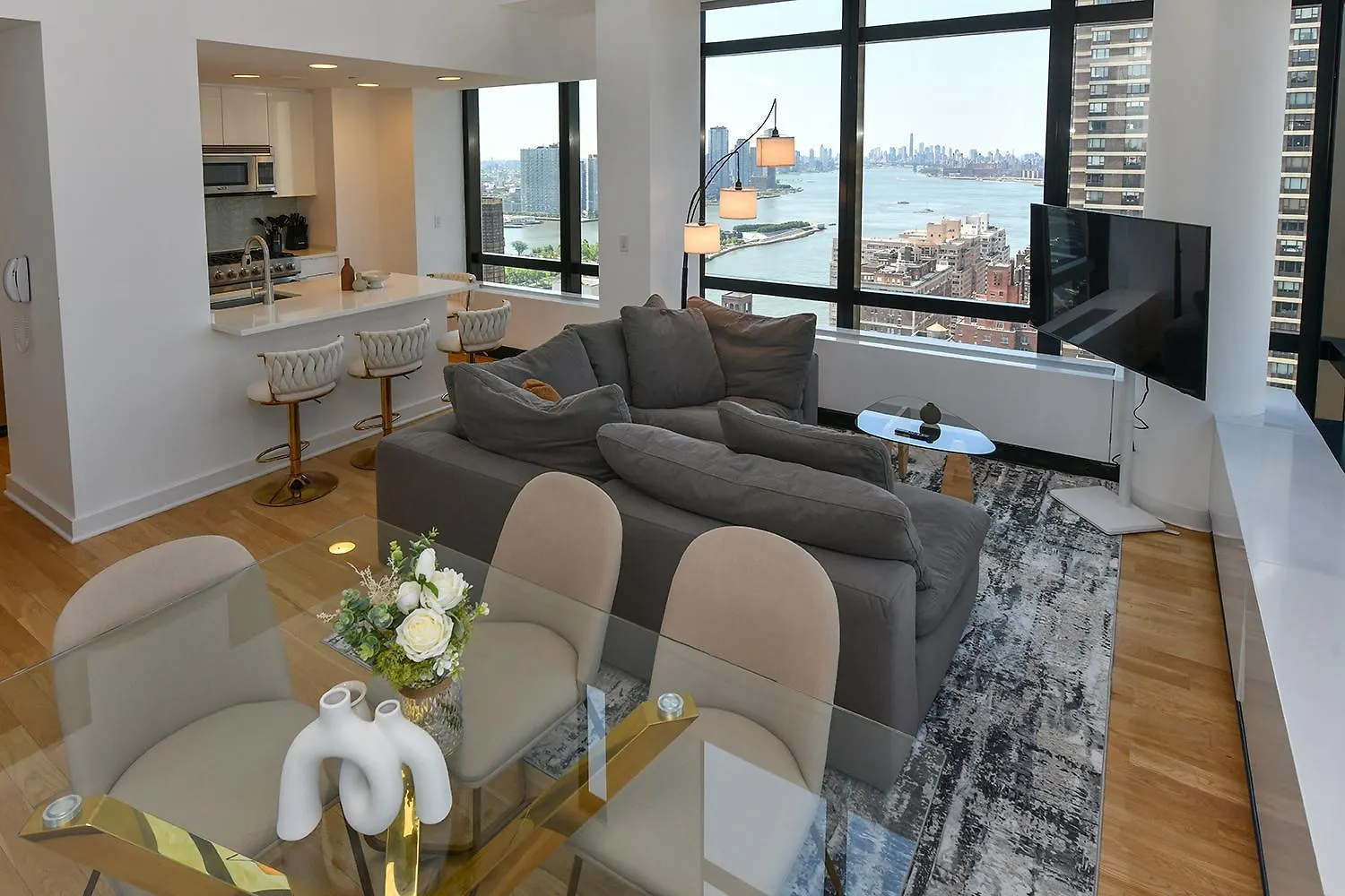 Opulent 2Br Duplex - Iconic Midtown Views Lägenhet New York 0*,