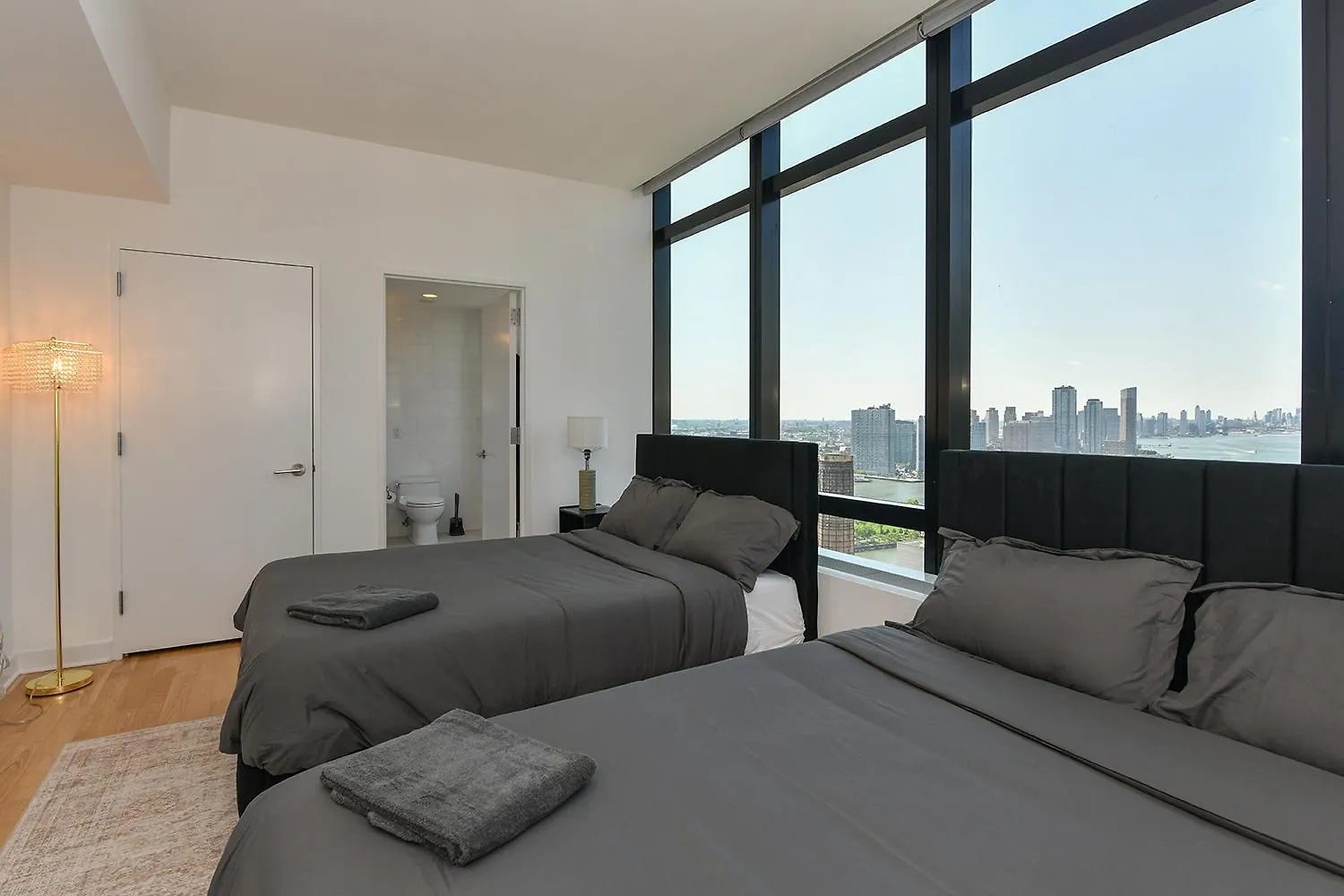 Opulent 2Br Duplex - Iconic Midtown Views Lägenhet New York