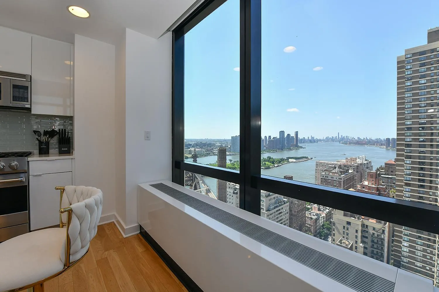 Opulent 2Br Duplex - Iconic Midtown Views Lägenhet New York